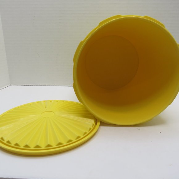 Vintage Tupperware Gold Starburst Nesting Canister Replacement #805-2. - Picture 2 of 2